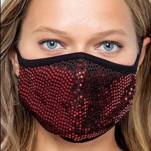 👀 Women’s Sequin Mask⁣